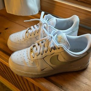 Woman’s Nike Air Force 1 size 8.5